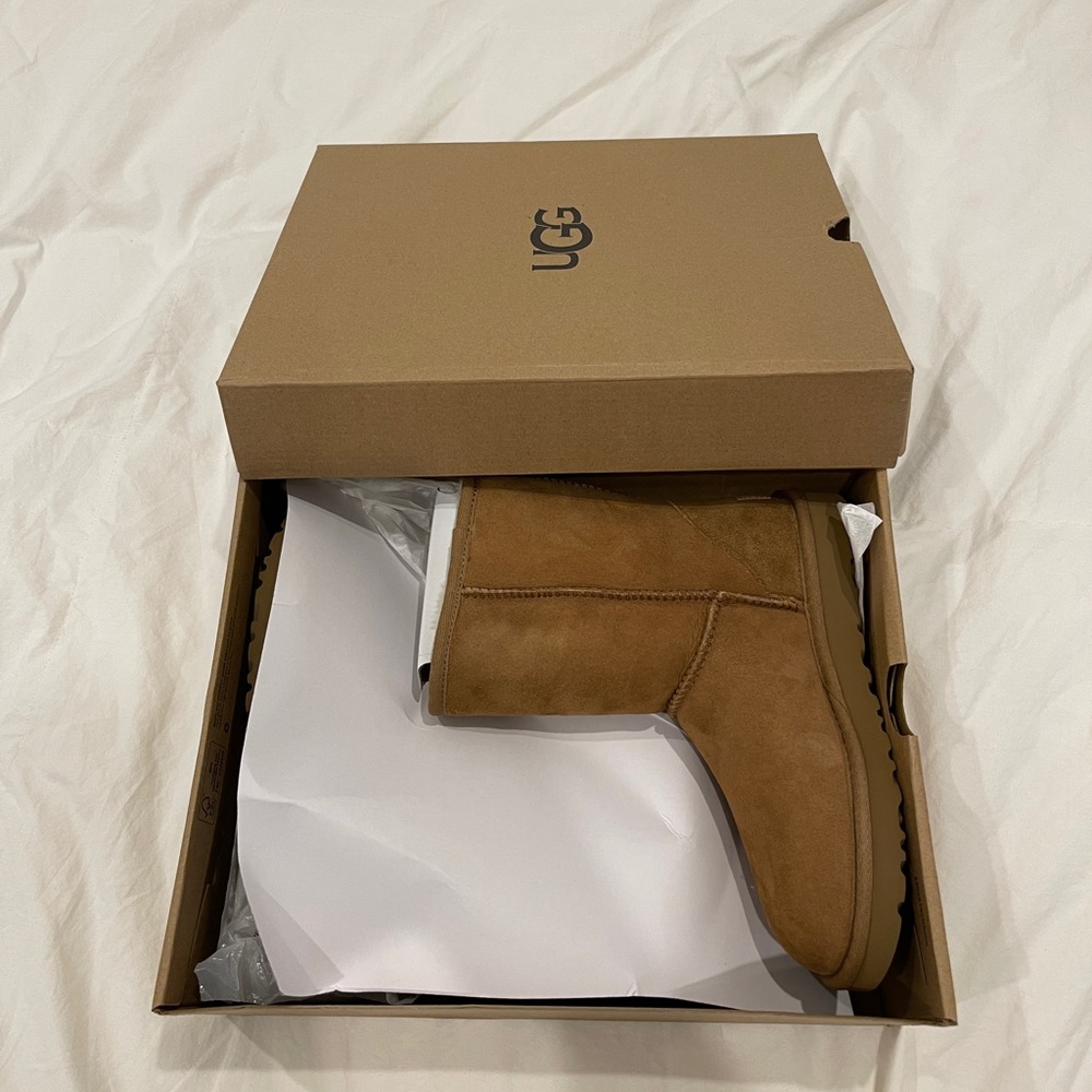 COPY - Women’s UGG Classic Short Boot
